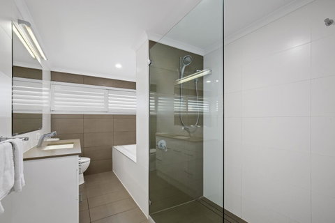 Narrowneck Court Holiday Apartments - Tweed Heads Accommodation 19