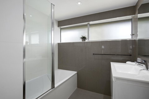 Narrowneck Court Holiday Apartments - Tweed Heads Accommodation 9