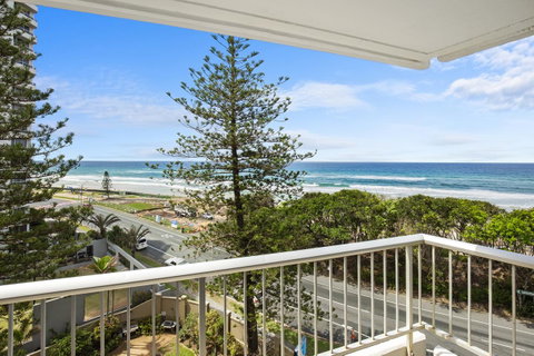 Narrowneck Court Holiday Apartments - Tweed Heads Accommodation 1