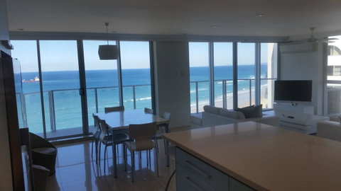 Hi Surf Beachfront Resort Apartments - Tweed Heads Accommodation 3