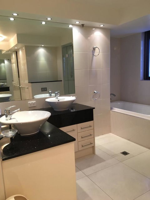 Surfers Century Oceanside Apartments - Tweed Heads Accommodation 22