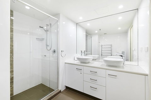 Surfers Century Oceanside Apartments - Tweed Heads Accommodation 9
