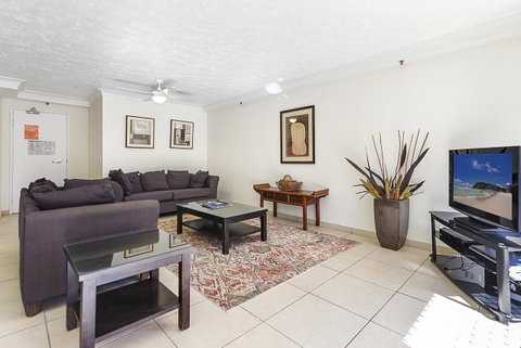 Surfers Century Oceanside Apartments - Tweed Heads Accommodation 6