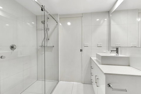 Surfers Century Oceanside Apartments - Tweed Heads Accommodation 3