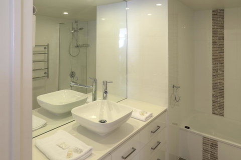 Surfers Century Oceanside Apartments - Tweed Heads Accommodation 38