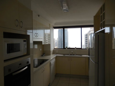 Surfers Century Oceanside Apartments - Tweed Heads Accommodation 42