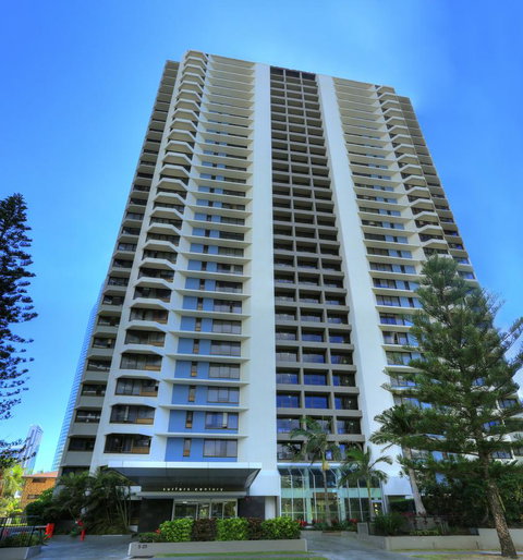 Surfers Century Oceanside Apartments - Tweed Heads Accommodation 15
