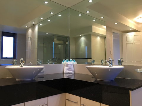 Surfers Century Oceanside Apartments - Tweed Heads Accommodation 23