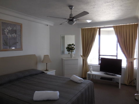 Surfers Century Oceanside Apartments - Tweed Heads Accommodation 39