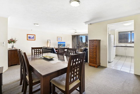 Surfers Century Oceanside Apartments - Tweed Heads Accommodation 5