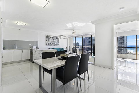 Surfers Century Oceanside Apartments - Tweed Heads Accommodation 1