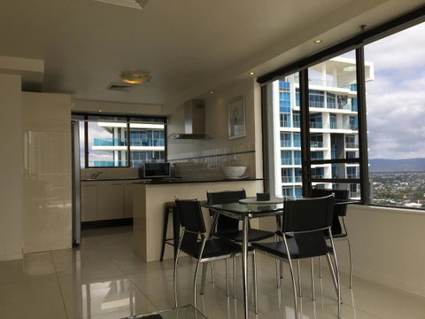 Surfers Century Oceanside Apartments - Tweed Heads Accommodation 24