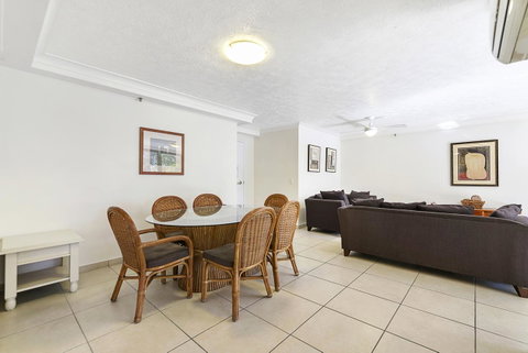 Surfers Century Oceanside Apartments - Tweed Heads Accommodation 8