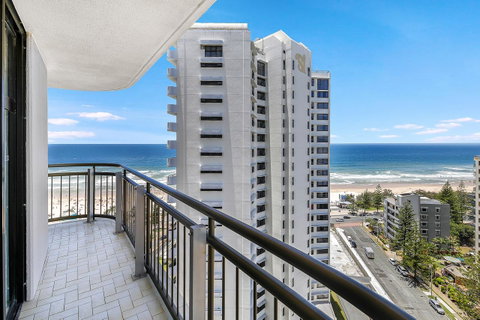 Beachcomber Holiday Apartment - Tweed Heads Accommodation 12