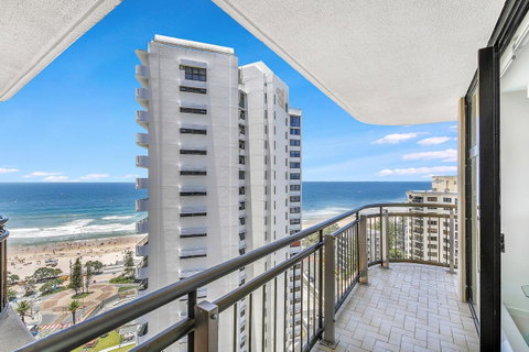 Beachcomber Holiday Apartment - Tweed Heads Accommodation 13