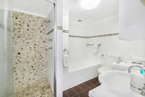 Beachcomber Holiday Apartment - Tweed Heads Accommodation 11