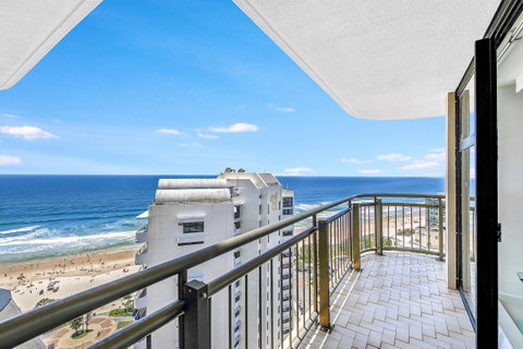 Beachcomber Holiday Apartment - Tweed Heads Accommodation 4