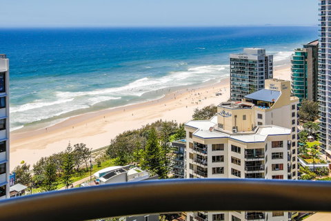 Beachcomber Holiday Apartment - Tweed Heads Accommodation 1