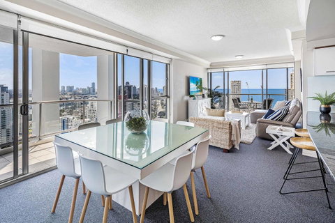 Holiday Holiday Chevron Renaissance Apartments - Tweed Heads Accommodation 11