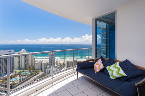 Holiday Holiday Chevron Renaissance Apartments - Tweed Heads Accommodation 7