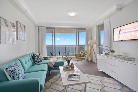 Holiday Holiday Chevron Renaissance Apartments - Tweed Heads Accommodation 25