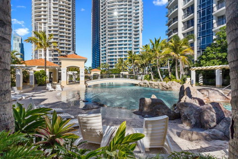Holiday Holiday Chevron Renaissance Apartments - Tweed Heads Accommodation 16