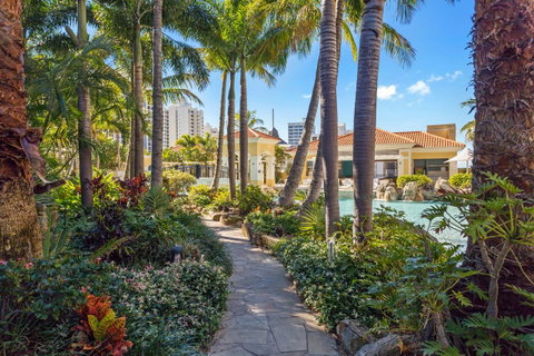 Holiday Holiday Chevron Renaissance Apartments - Tweed Heads Accommodation 15