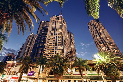 Holiday Holiday Chevron Renaissance Apartments - Tweed Heads Accommodation 20