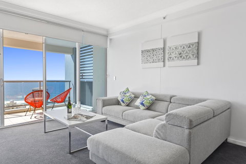 Holiday Holiday Chevron Renaissance Apartments - Tweed Heads Accommodation 13