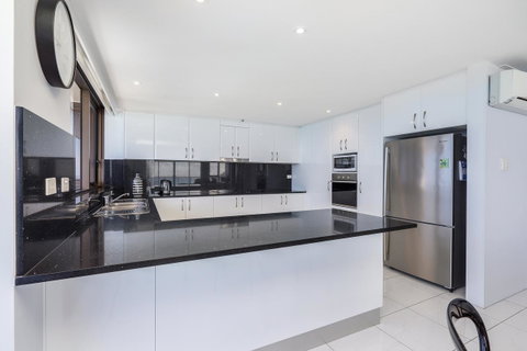 Surfers Aquarius On The Beach - Tweed Heads Accommodation 6