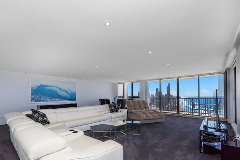 Surfers Aquarius On The Beach - Tweed Heads Accommodation 9