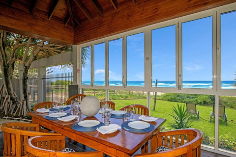 Surfers Aquarius On The Beach - Tweed Heads Accommodation 4