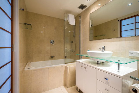 Breakers North Absolute Beachfront Apartments - Official - Tweed Heads Accommodation 5
