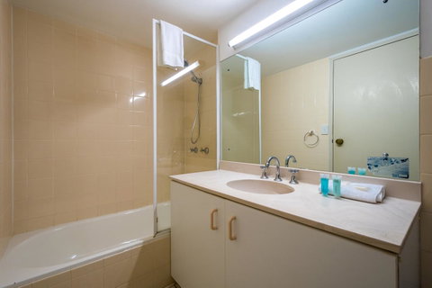 Breakers North Absolute Beachfront Apartments - Official - Tweed Heads Accommodation 11