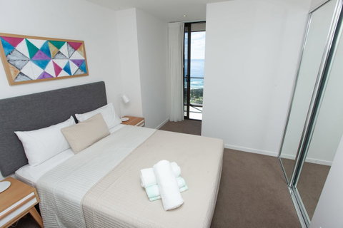 High Floor Ocean View Suites Broadbeach - Tweed Heads Accommodation 14