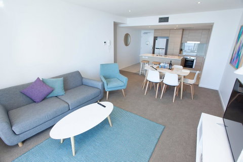 High Floor Ocean View Suites Broadbeach - Tweed Heads Accommodation 4