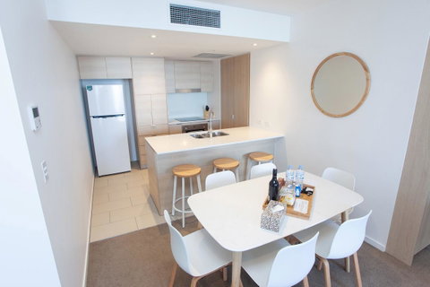 High Floor Ocean View Suites Broadbeach - Tweed Heads Accommodation 9