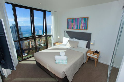 High Floor Ocean View Suites Broadbeach - Tweed Heads Accommodation 21