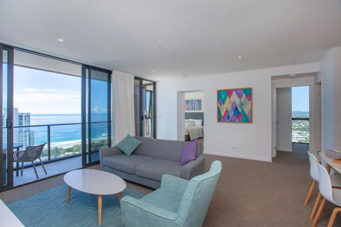 High Floor Ocean View Suites Broadbeach - Tweed Heads Accommodation 2