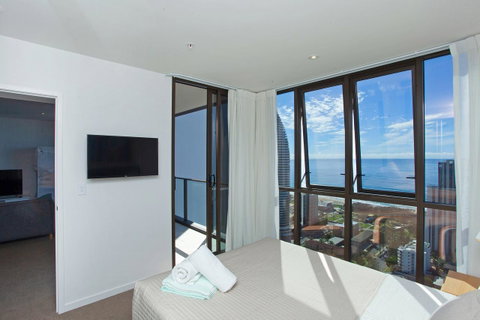 High Floor Ocean View Suites Broadbeach - Tweed Heads Accommodation 11