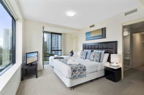 Broadbeach On The Park, 3 Bed Ocean - We Accommodate - Tweed Heads Accommodation 6