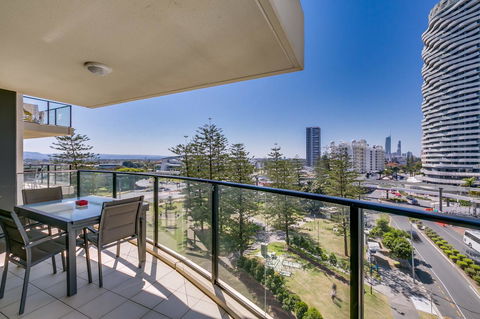 Broadbeach On The Park, 3 Bed Ocean - We Accommodate - Tweed Heads Accommodation 14