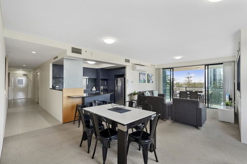 Broadbeach On The Park, 3 Bed Ocean - We Accommodate - Tweed Heads Accommodation 1