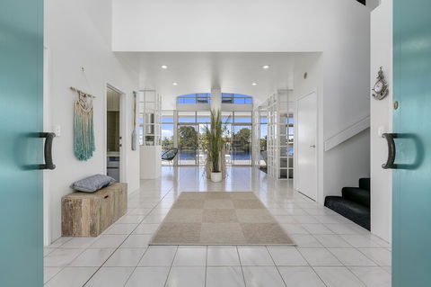 Havana Blue - Large 4 Bedroom Family Home - Tweed Heads Accommodation 3