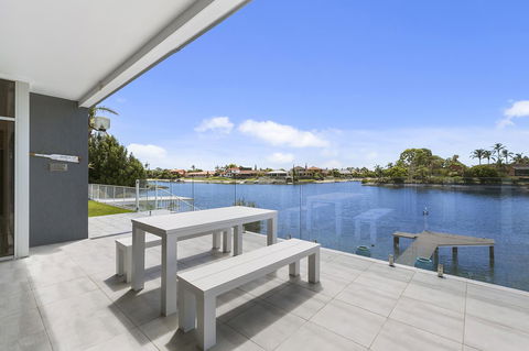 Havana Blue - Large 4 Bedroom Family Home - Tweed Heads Accommodation 1