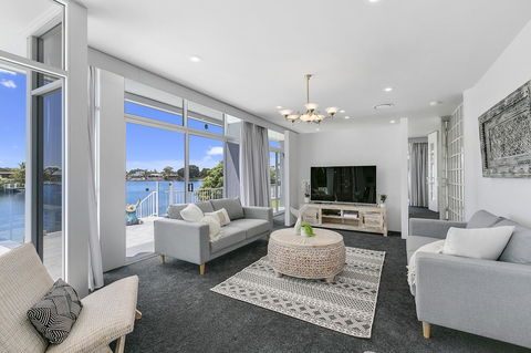 Havana Blue - Large 4 Bedroom Family Home - Tweed Heads Accommodation 0