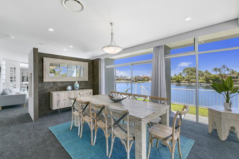 Havana Blue - Large 4 Bedroom Family Home - Tweed Heads Accommodation 12