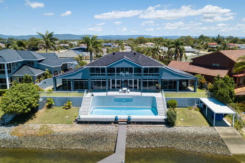 Havana Blue - Large 4 Bedroom Family Home - Tweed Heads Accommodation 6