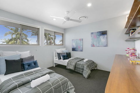 Havana Blue - Large 4 Bedroom Family Home - Tweed Heads Accommodation 17
