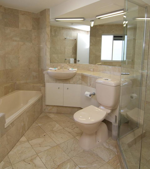 Surfers Mayfair - Tweed Heads Accommodation 10